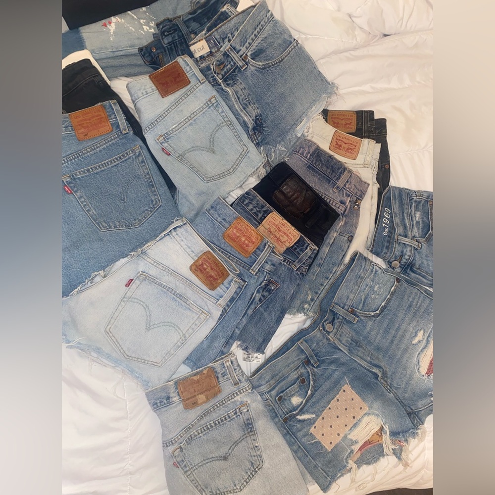 ✨ Vintage ✨ LEVI’S DENIM SHORTS SALE